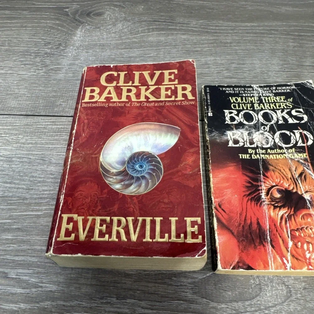 Clive Barker: PB Book Lot Of 2 Books Of Blood & Everville